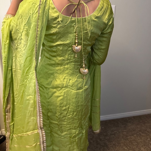 Indian plazo suit with earrings - Picture 5 of 8